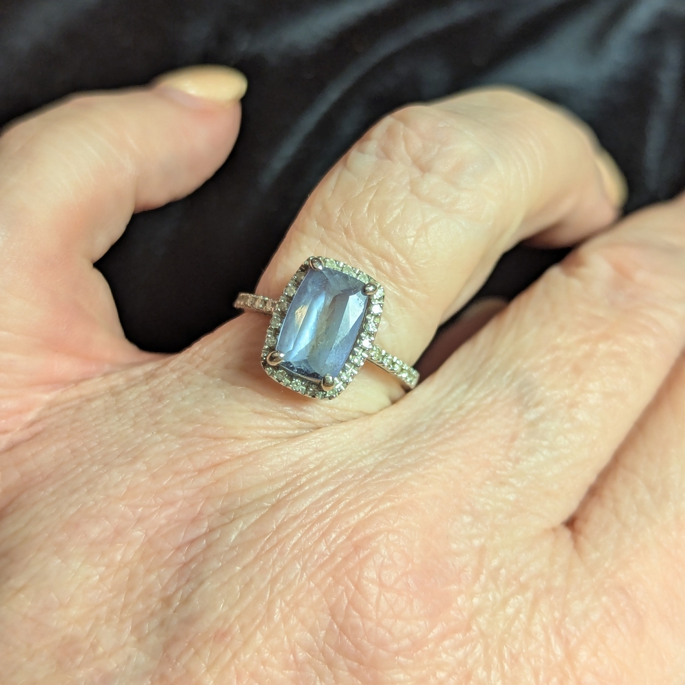 Natural Tanzanite And Diamond Gemstone Ring